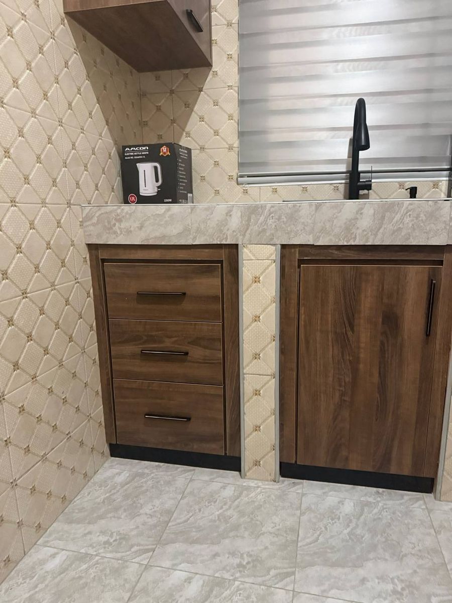 Kitchen cabinets and drawers